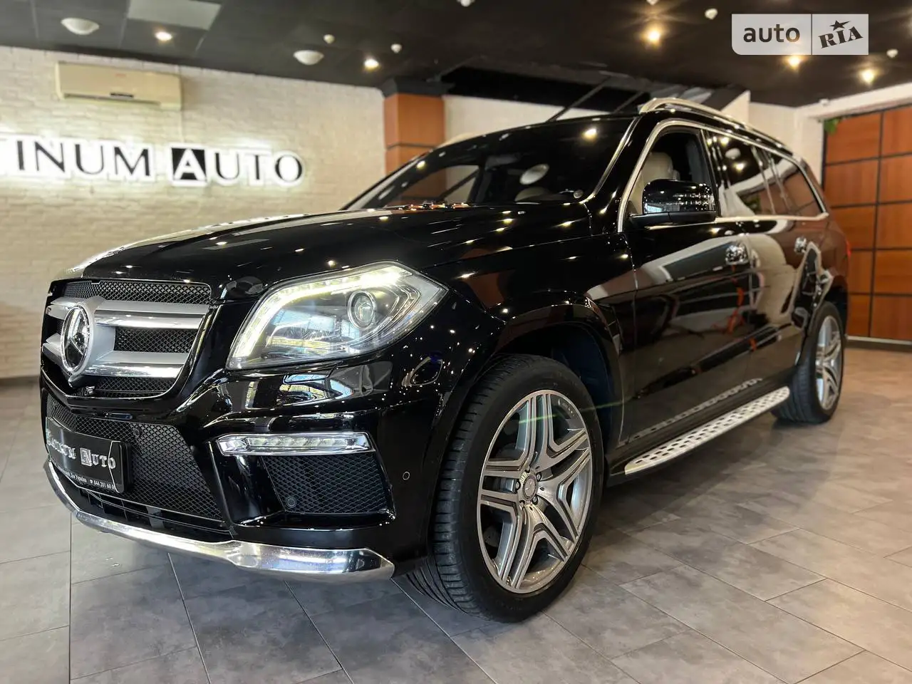Mercedes-Benz GL-Class 2013 X166 • GL 500 AT (435 к.с.) 4Matic • Base