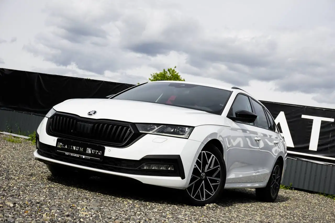 Skoda Octavia Combi 2021 | DSG | R18 | LED