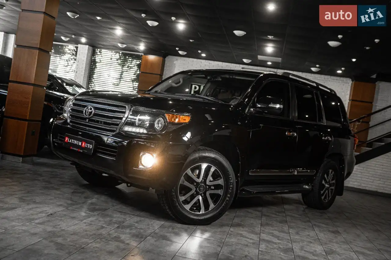 Toyota Land Cruiser 2014 200 (FL) • 4.5d AT (286 к.с) 4WD • Browstone